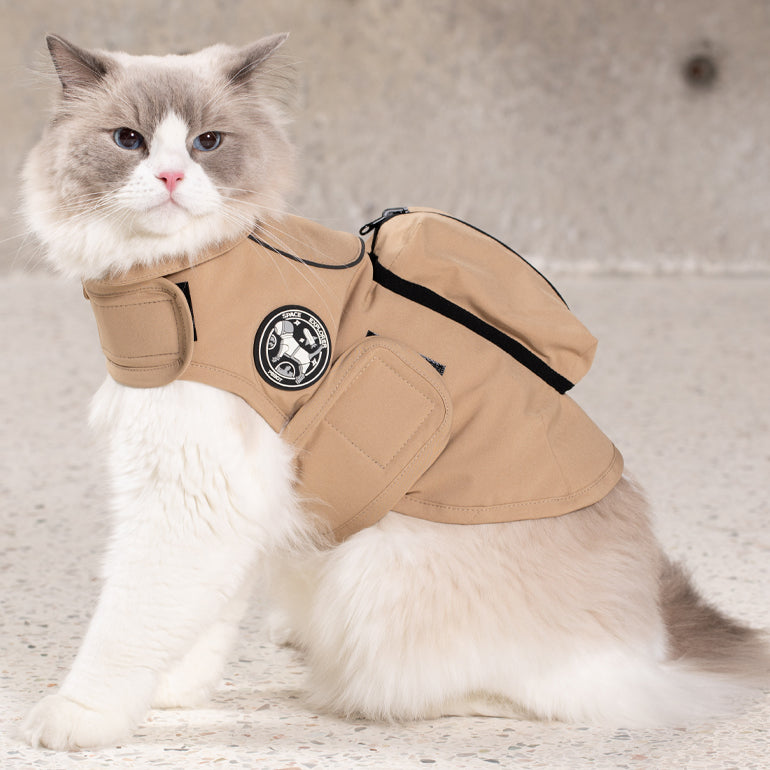 Akira+ Travel Vest - Tan